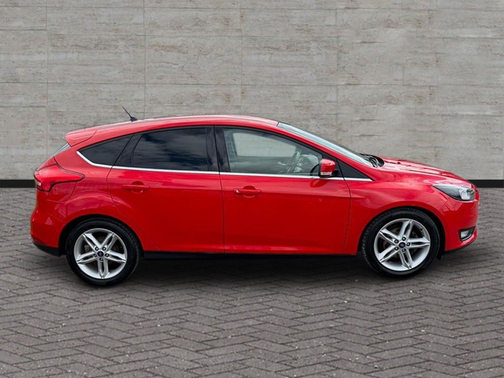 Ford Focus Zetec 1.0 Low Mileage Just Been Service FV65BKY Red #3