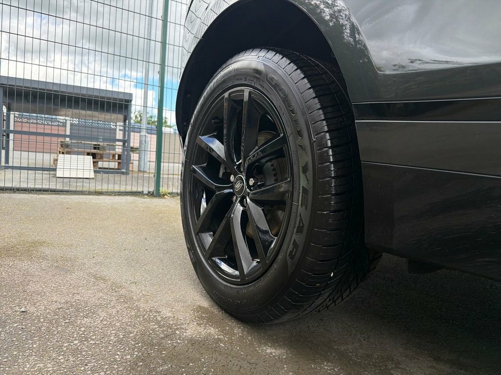 Land Rover Range Rover Velar Dynamic Se Black #17