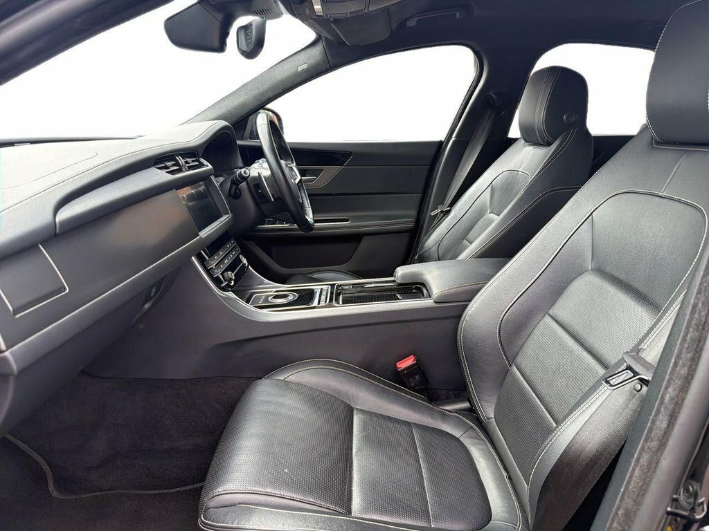 Jaguar XF 2L Chequered Flag Black #3
