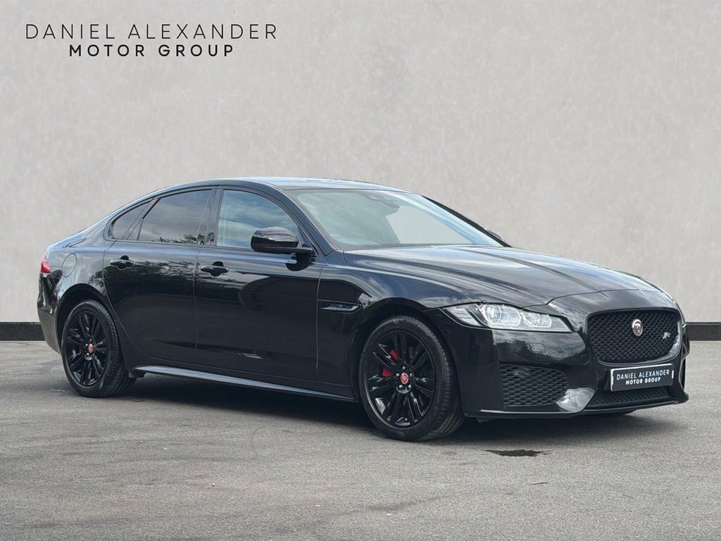 Jaguar XF 2L Chequered Flag Black