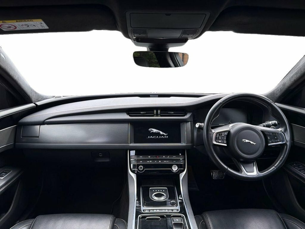 Jaguar XF 2.0D 180 Portfolio  #9