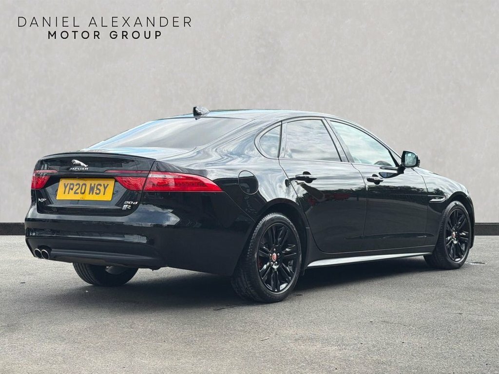 Jaguar XF 2.0D 180 Portfolio  #11