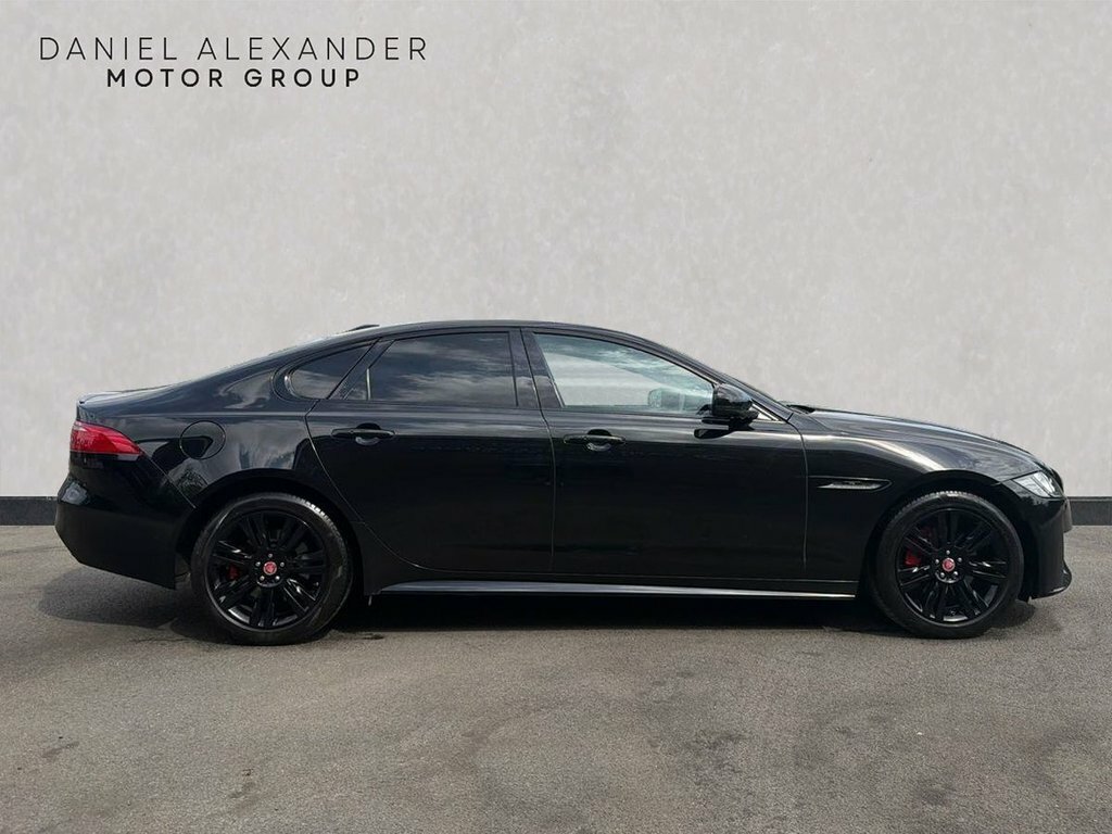 Jaguar XF 2L Chequered Flag Black #5