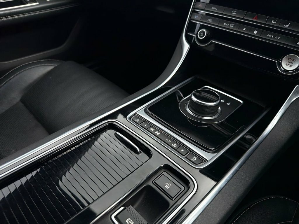 Jaguar XF 2.0D 180 Portfolio  #22