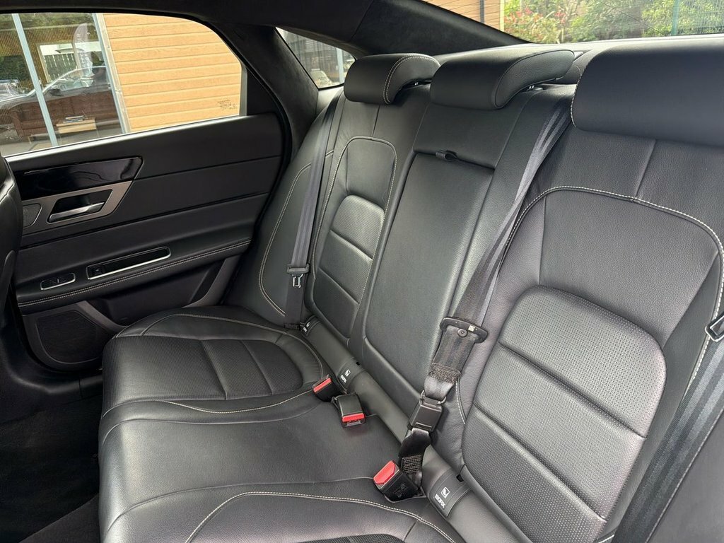 Jaguar XF 2.0D 180 Portfolio  #28
