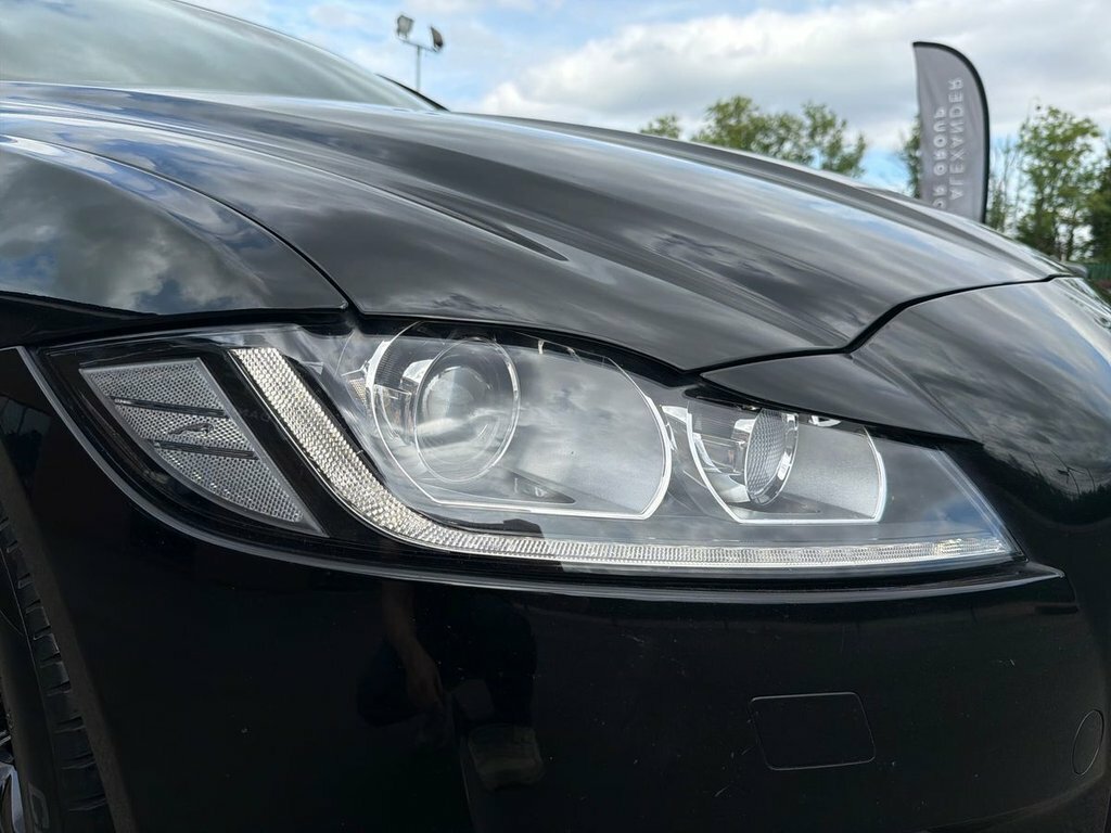 Jaguar XF 2.0D 180 Portfolio  #30
