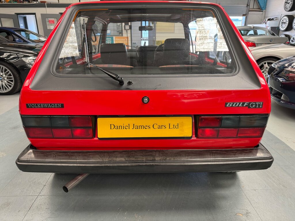 Volkswagen Golf Saloon Red #5