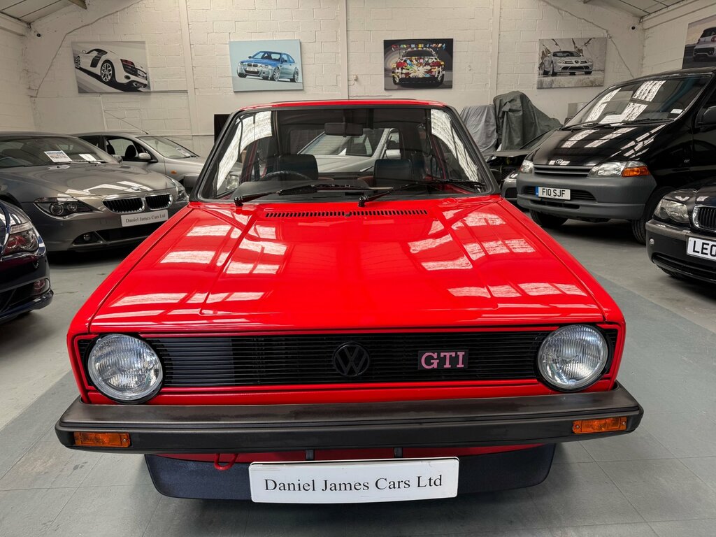 Volkswagen Golf Saloon Red #6