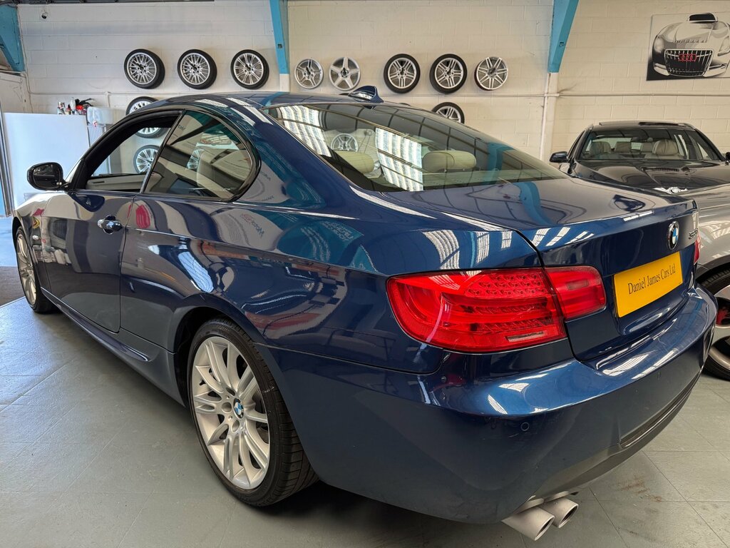 BMW 3 Series  Black #4