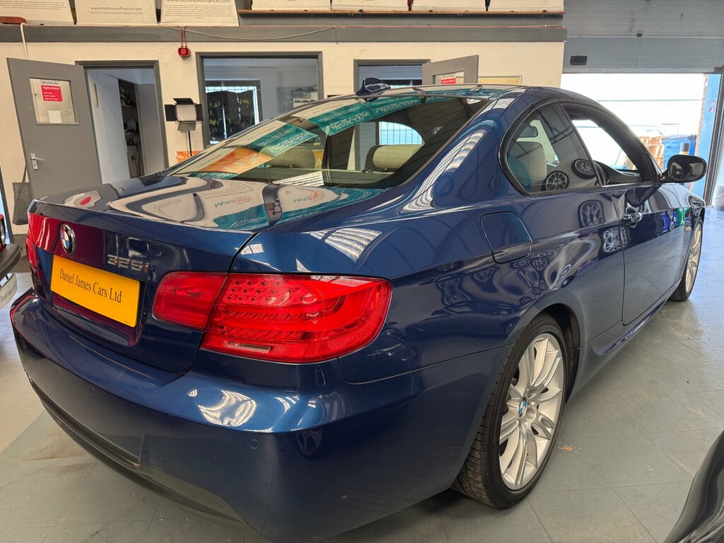 BMW 3 Series  Black #3