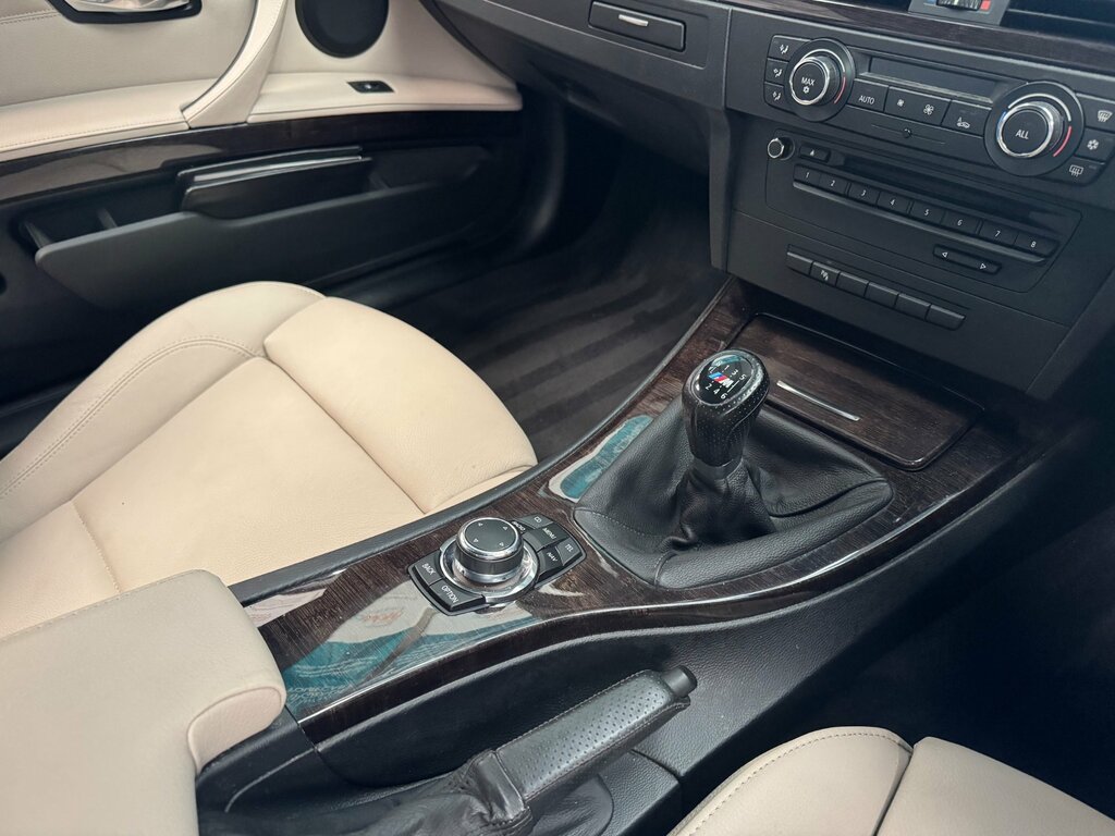 BMW 3 Series  Black #32