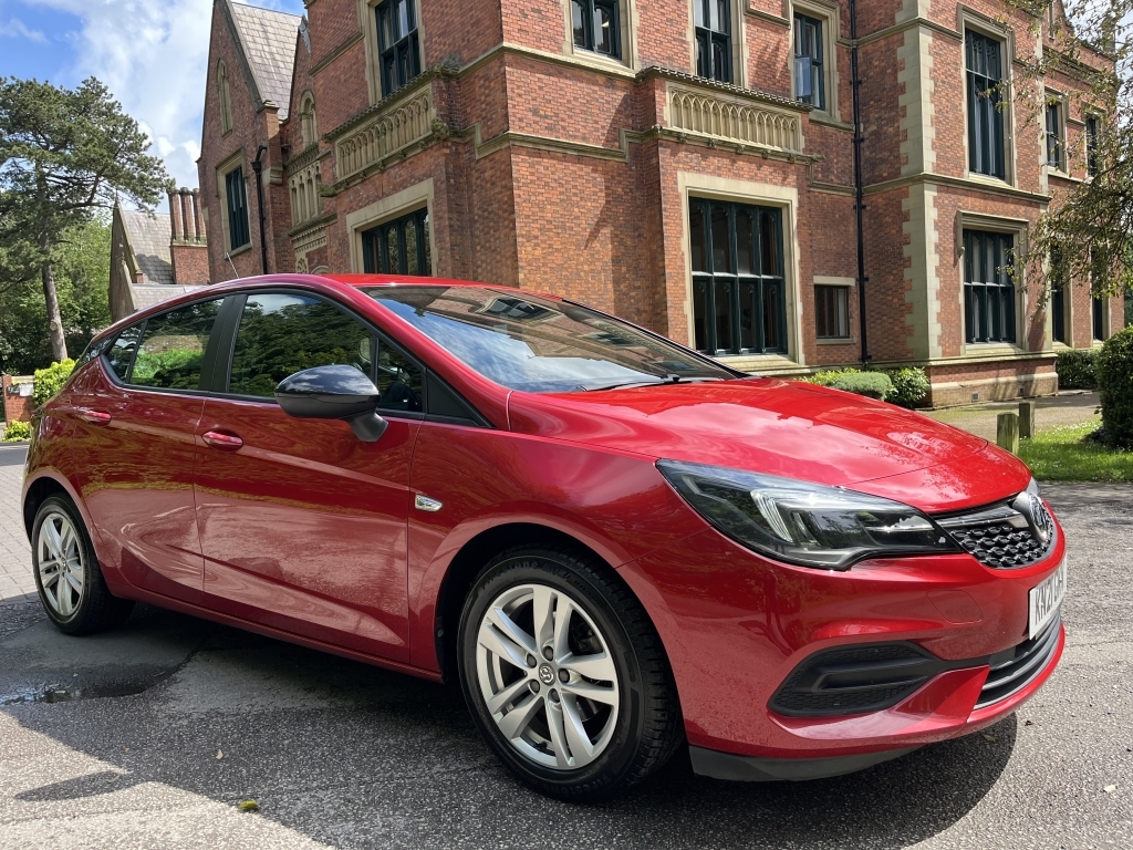 Vauxhall Astra Hatchback KN21GKV Red