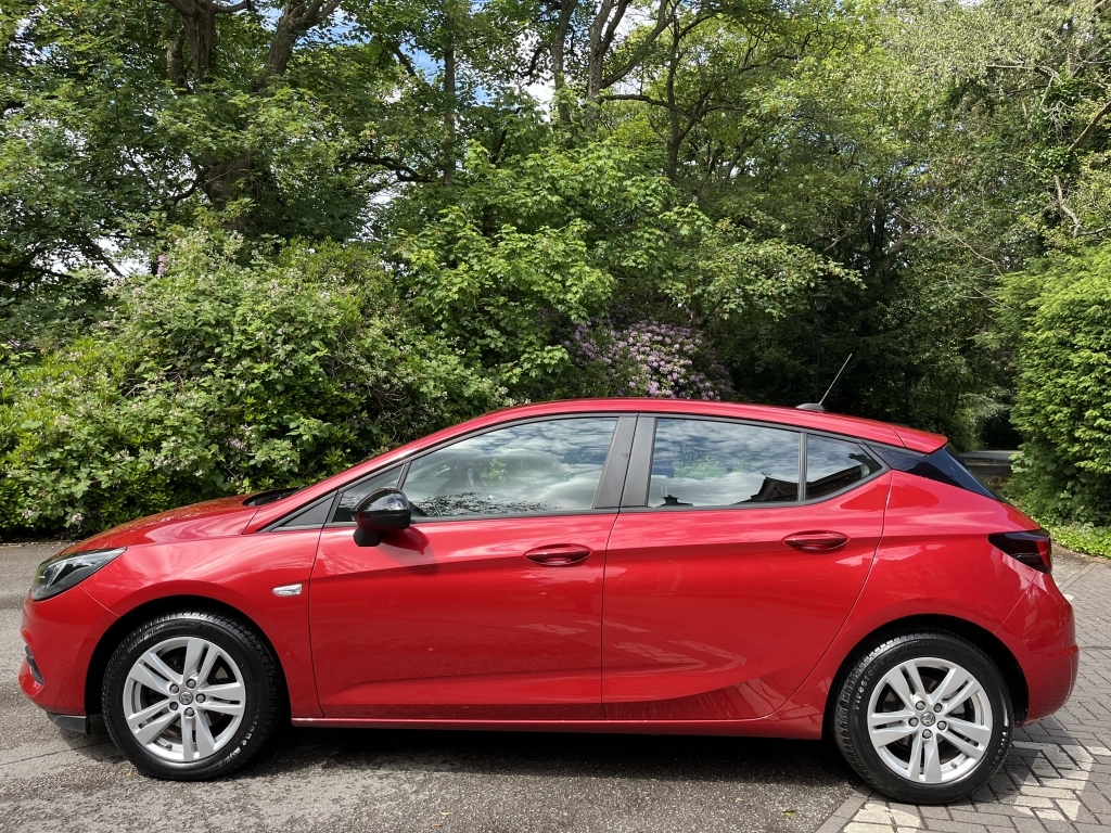 Vauxhall Astra Hatchback KN21GKV Red #3
