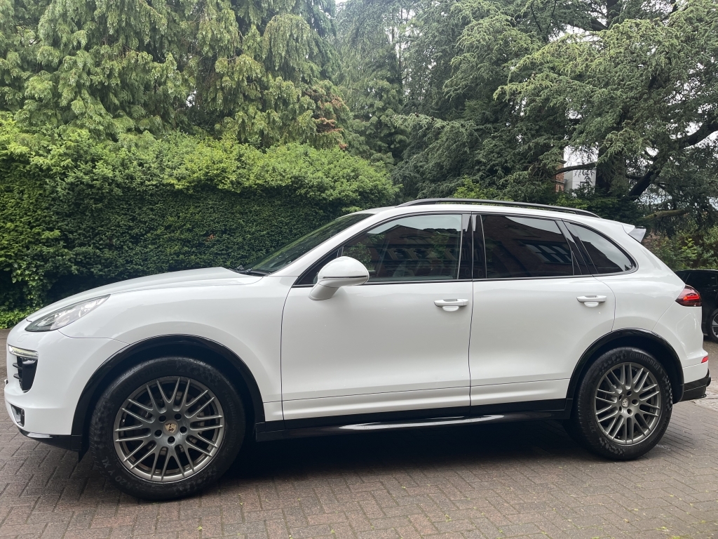 Porsche Cayenne Suv White #2