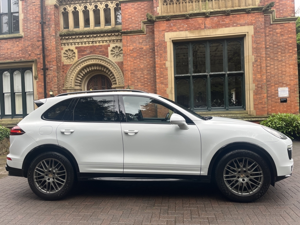 Porsche Cayenne Suv White #5