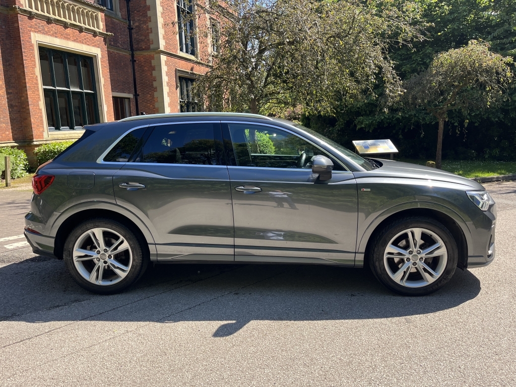 Audi Q3 Estate SD69XFY Grey #4