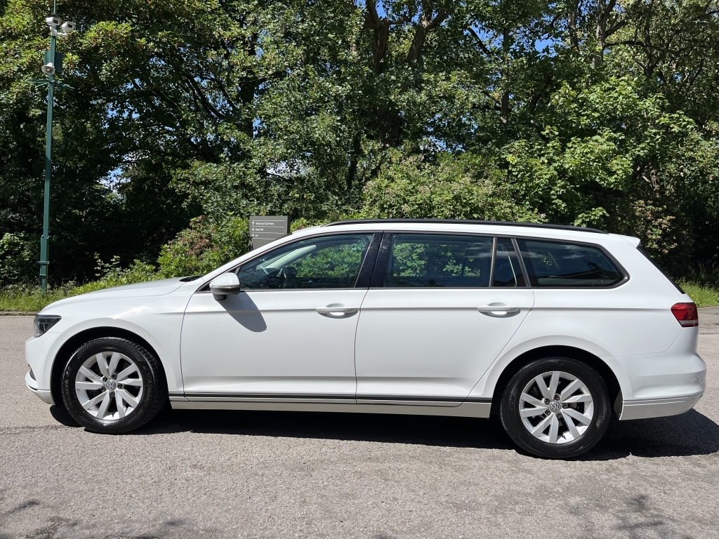 Volkswagen Passat Estate White #4