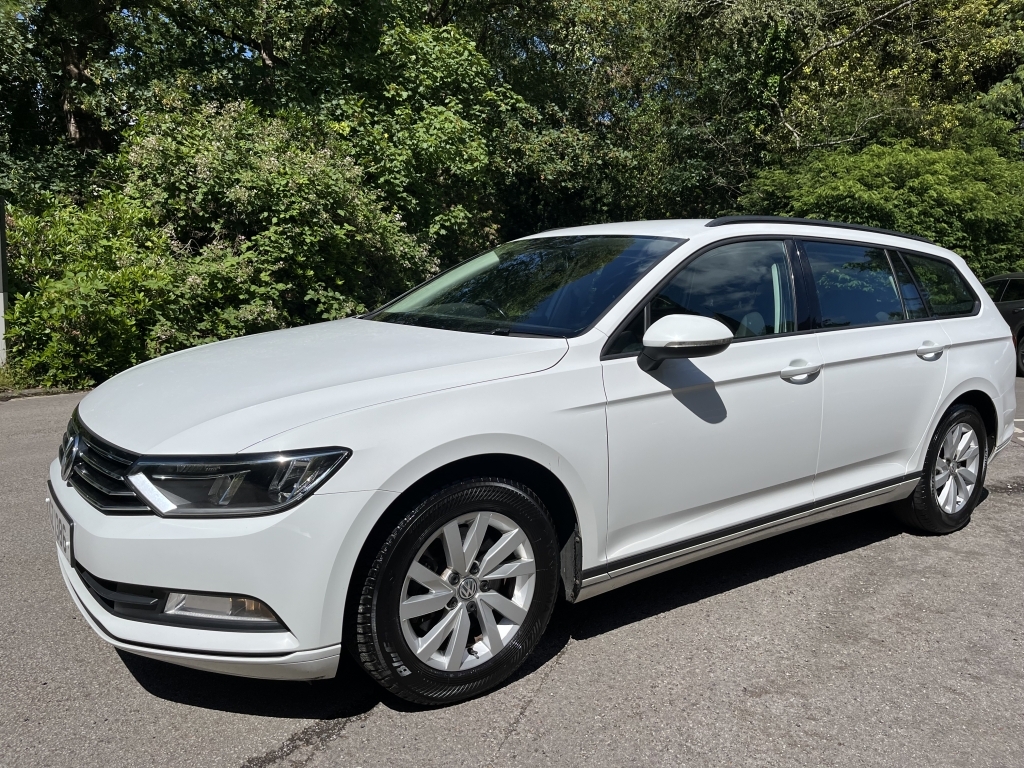 Volkswagen Passat Estate White #5