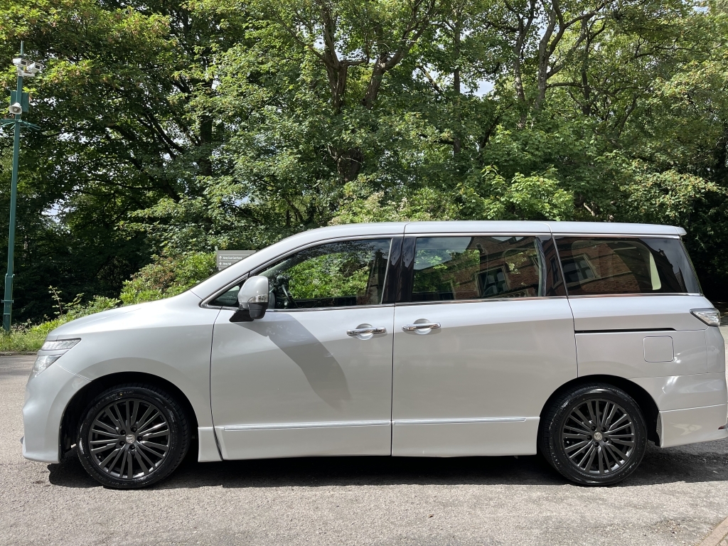 Nissan Elgrand Mpv Silver #5