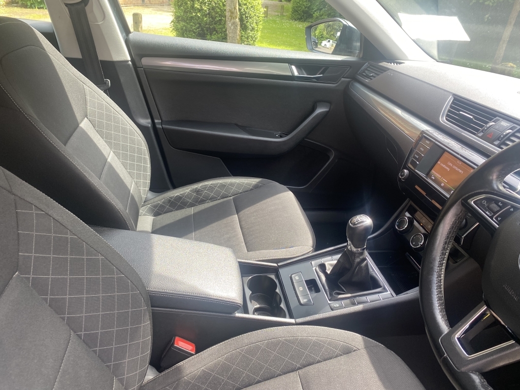 Skoda Superb 2.0 Tdi Elegance Silver #23