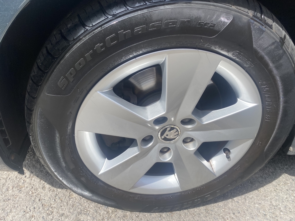 Skoda Superb 2.0 Tdi Elegance Silver #32