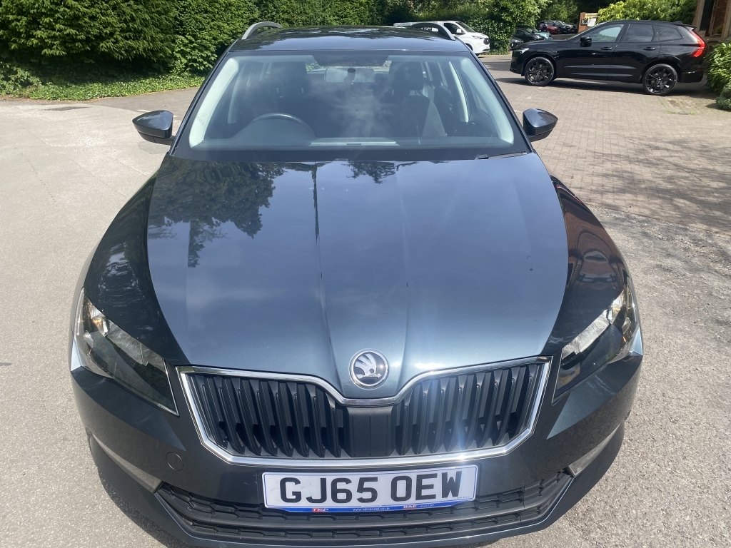 Skoda Superb 2.0 Tdi Elegance Silver #10