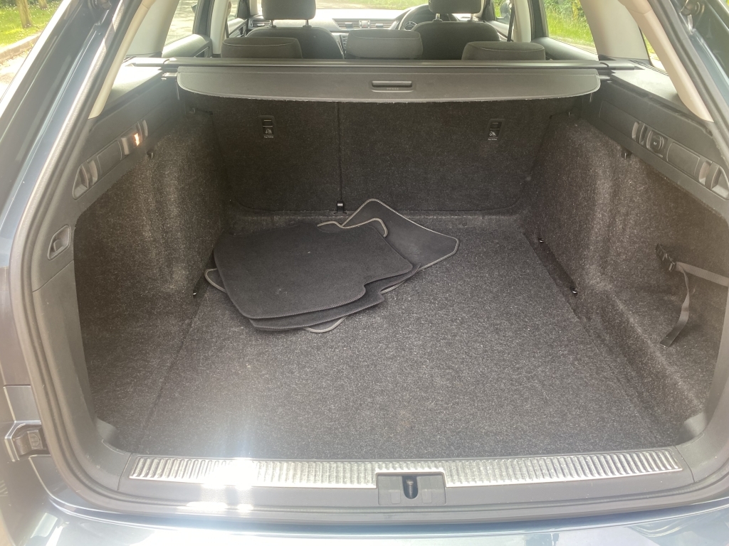 Skoda Superb 2.0 Tdi Elegance Silver #26