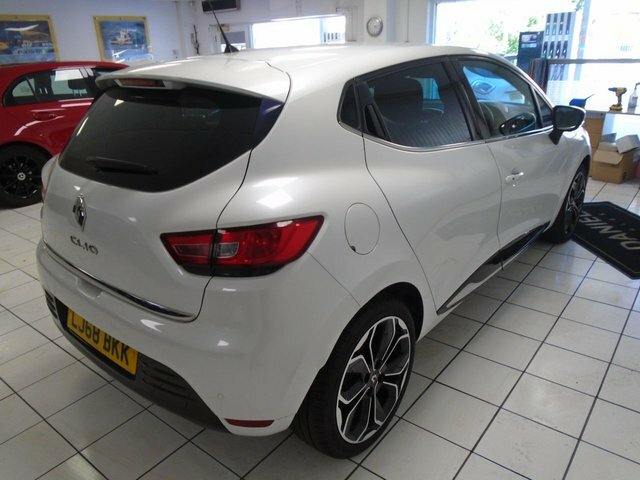 Renault Clio 1.5 Dci Iconic Hatchback Euro 6 LJ68BKK White #5