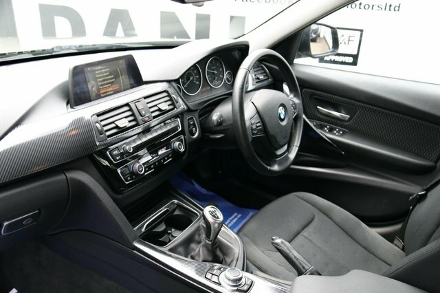 BMW 3 Series Saloon PJ66YRZ Silver #2