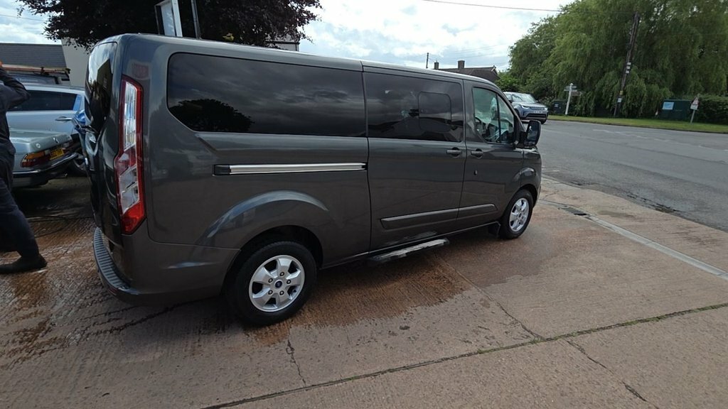 Ford Tourneo Custom 2L Titanium Grey