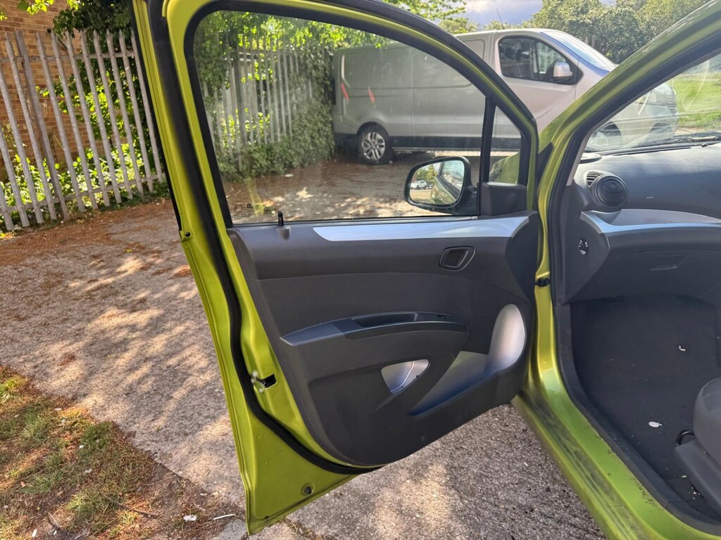 Chevrolet Spark 1.2I Lt Green #16