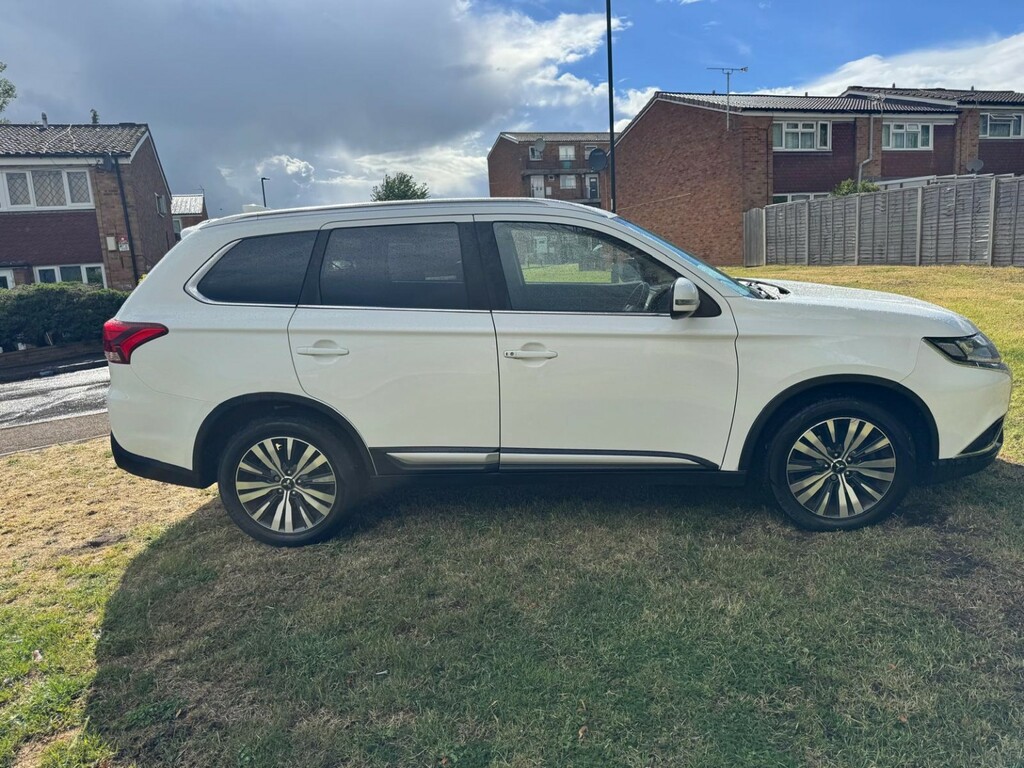 Mitsubishi Outlander Suv 2.0 Mivec Design 201969 YE69VHG White #6