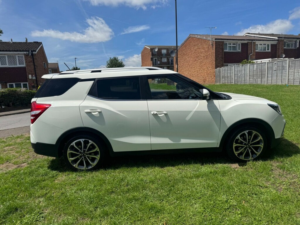SsangYong Tivoli XLV Suv 1.6 D Ultimate 201919 White #6