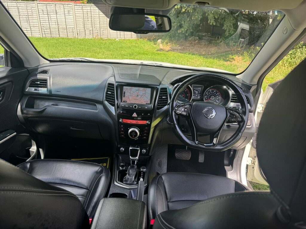 SsangYong Tivoli XLV Suv 1.6 D Ultimate 201919 White #2