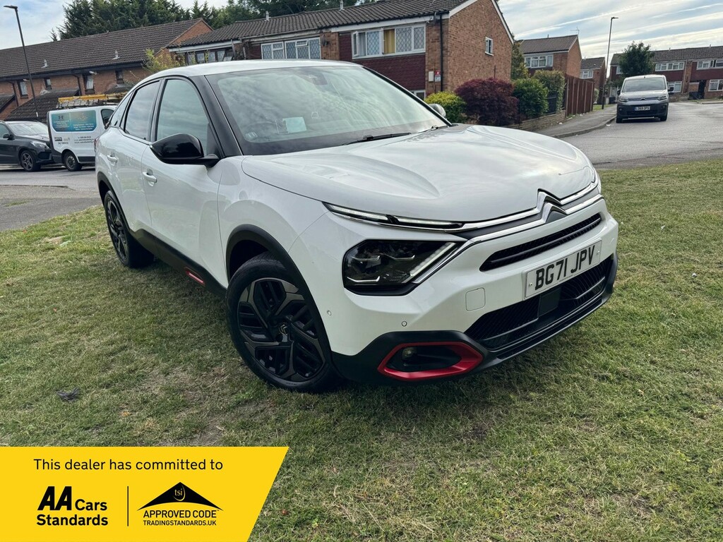 Citroen C4 Hatchback 1.2 Puretech Shine 202171 BG71JPV White