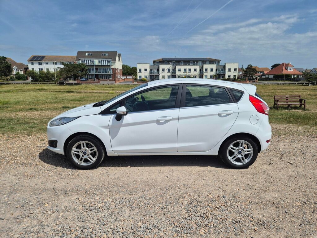 Ford Fiesta 1.25 Zetec . HK63AEA White