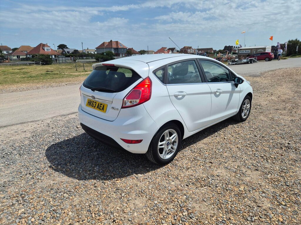 Ford Fiesta 1.25 Zetec . HK63AEA White #5
