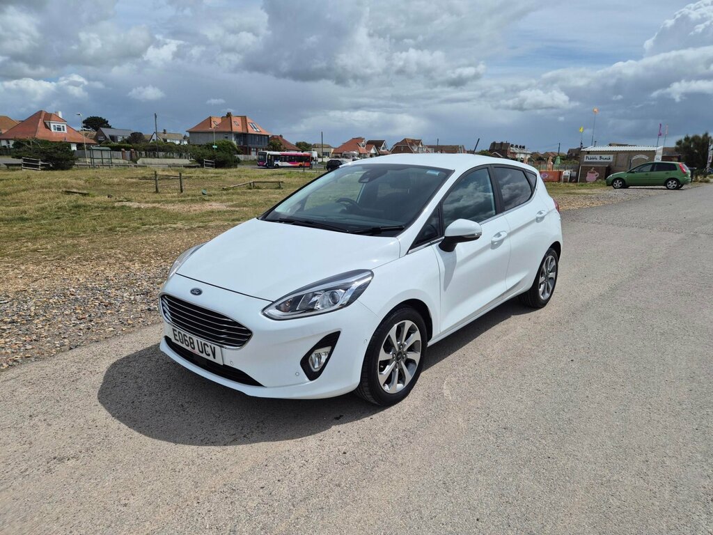 Ford Fiesta Titanium 5-Door EO68UCV White #2