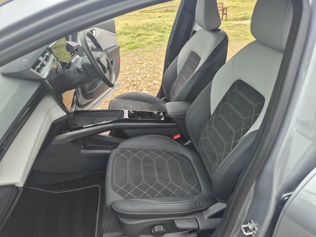 Ford Puma Premium . AK25LWH Silver #6