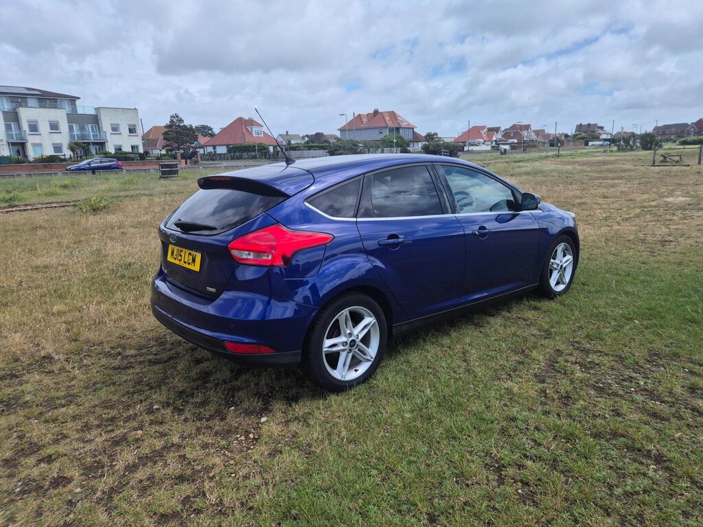 Ford Focus Titanium 5-Door MJ15LCM Blue #4