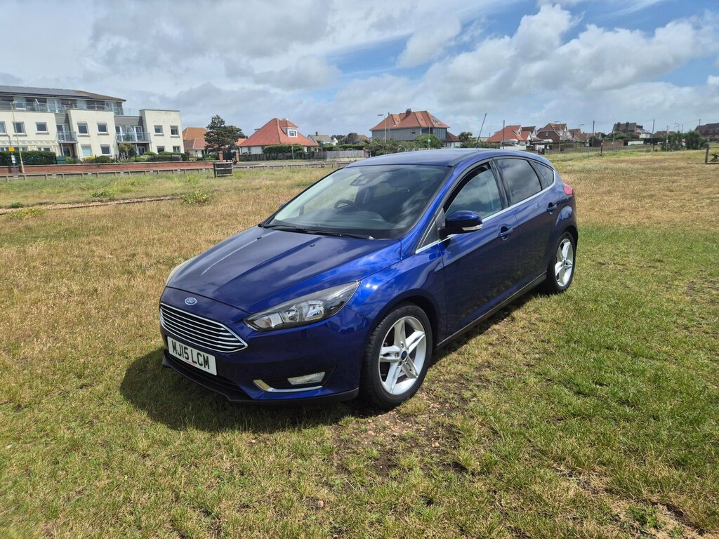 Ford Focus Titanium 5-Door MJ15LCM Blue #2