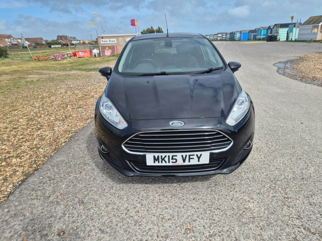 Ford Fiesta Titanium 5-Door MK15VFY Black #4