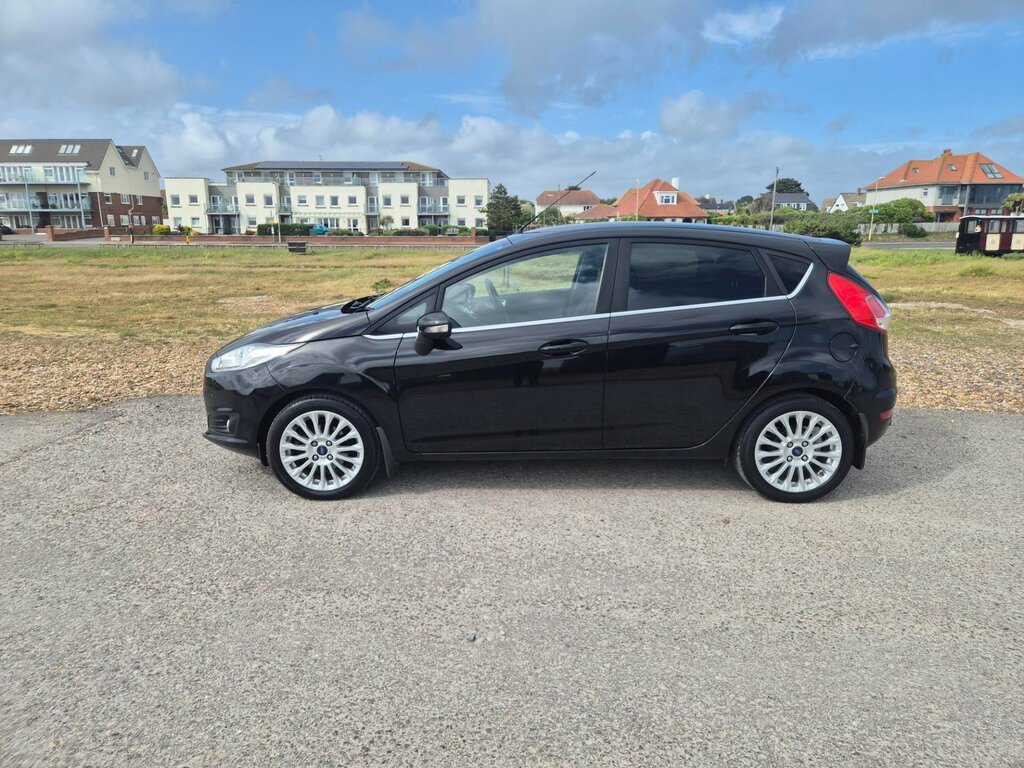 Ford Fiesta Titanium 5-Door MK15VFY Black #2