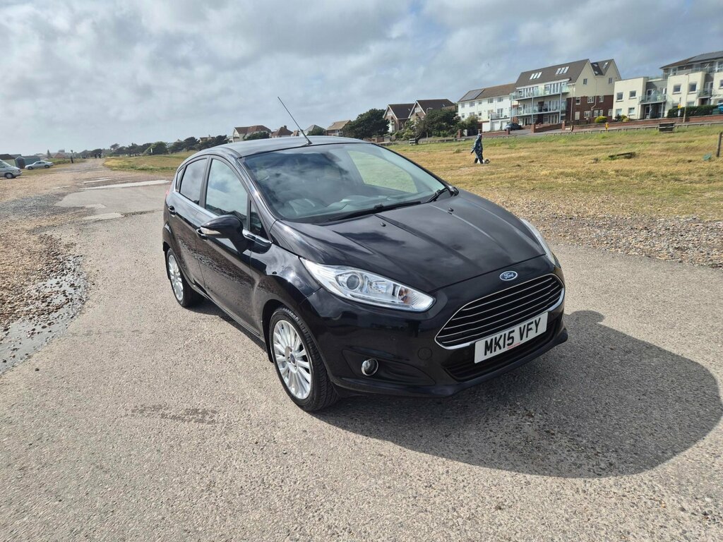 Ford Fiesta Titanium 5-Door MK15VFY Black #6