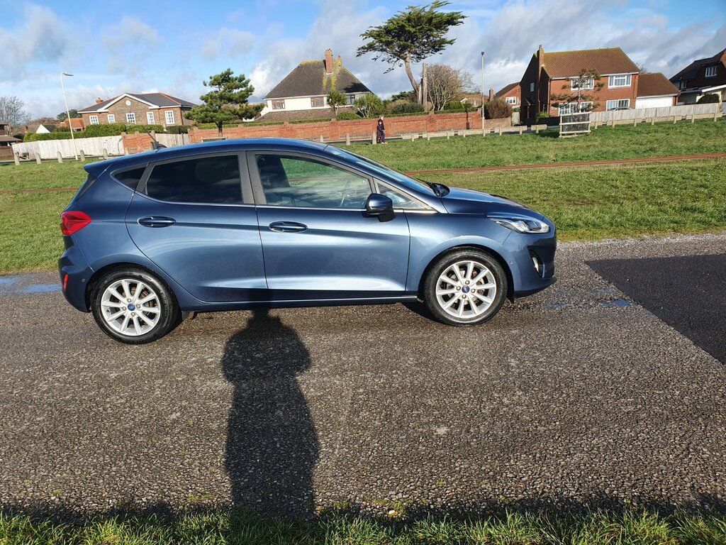 Ford Fiesta Titanium 5-Door Blue