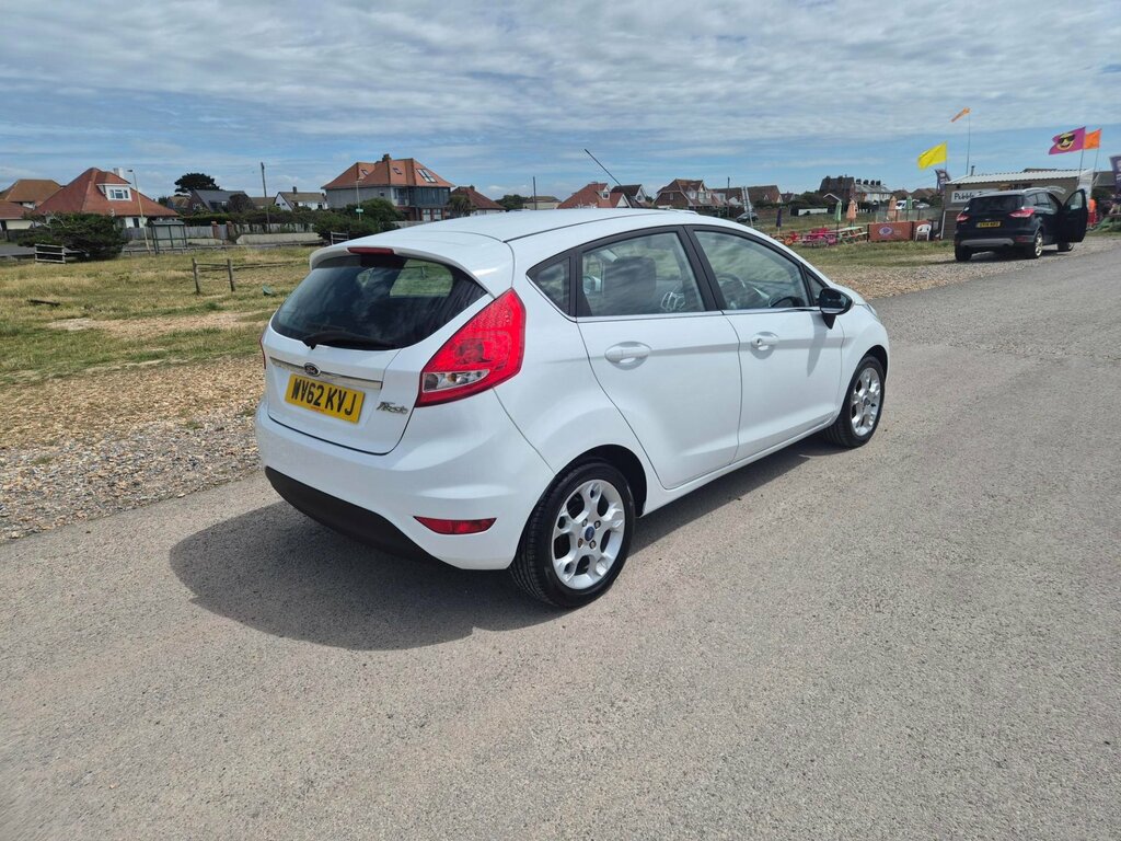 Ford Fiesta 1.4 Zetec Hatchback 130 Gkm, 9 White #4