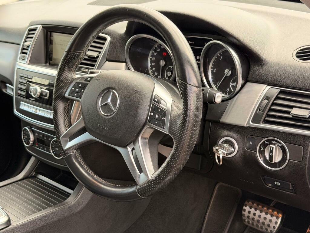 Mercedes-Benz M Class Amg Line Black #3
