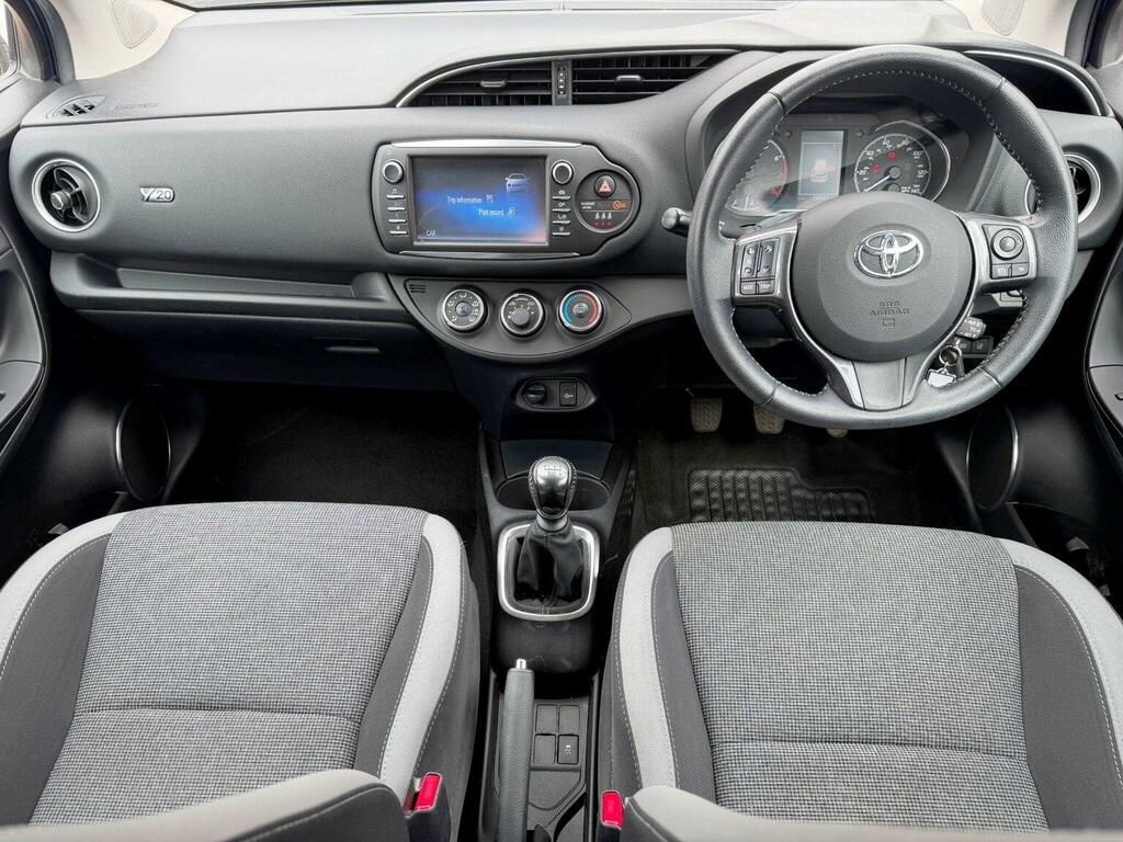 Toyota Yaris 1.5 Vvt-i Y20 Bi-tone Euro 6 202020 BT20KZM Blue #3