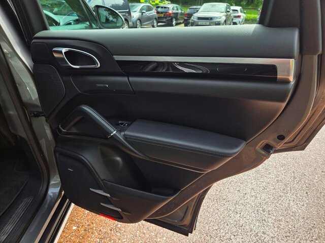 Porsche Cayenne D V6 Tiptronic S Black #24
