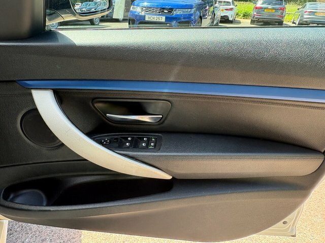 BMW 3 Series Gran Turismo 2016 16 318D Blue #28